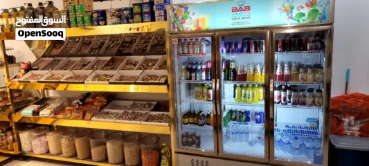  7 معرض مكسرات جاهز بالكامل”