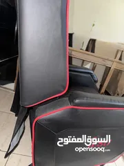  2 للبيع كرسي قيمنق ممتاز وجديد استعمال خفيفف جداً