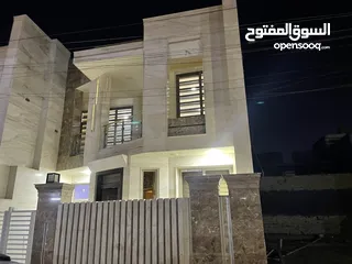  3 بيت للبيع منطقة رية وسكينه على شارع قرب قناة مقابيل محطة الجبهة