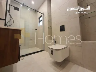  10 شقة طابق اول للبيع في رجم عميش - حجرا، بمساحة بناء 200م