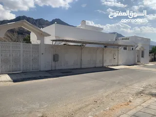  2 للبيع بيت عربي في منطقة شعم راس الخيمة