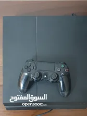  1 بليستيشن 4 فات مع يدة