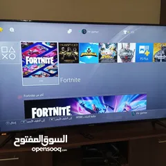  1 بلايستيشن 4 مع حساب عليه 22 لعبة