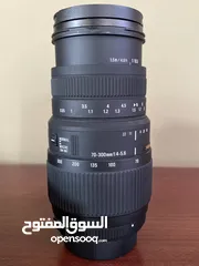  6 نيكون D3300 مع عدسة سگما 300-70 للبيع