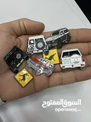  4 للبيع استيكرات ملصقات و ميداليات