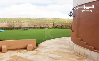  6 فيلا فاخرة للبيع في الظهير