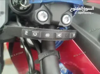  19 سماعات خوذة للدراجات النارية / ويتوفر أيضاً وحدة تحكم خاصة للسماعات