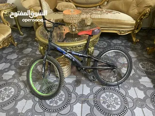  6 بسكليت مقاس 20 للبيع 25 نظيف مغير جنزير مغير يود في حي شرقي
