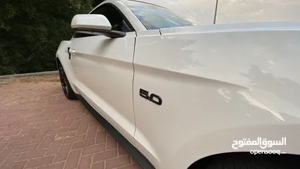  2 Ford Mustang GT 2019 V8 Engine