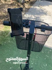  1 سكوتر شاومي كهربائي  المواصفات:  ثلاث وضعيات قيادة:  Eco Mode:  السرعة: 10 كم/ساعة  ا
