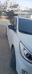  2 هيونداي اكسنت موديل  1600 بنزين 4 غيار لون ابيض  بلوتوث  كاميرا خلفيه رادار امامي  عده صوت.....
