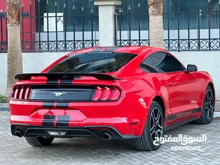  3 Ford Mustang EcoBoost 2020