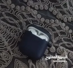  1 سماعة ابل جيل الثاني اربود  مستعمل حالة جيدة جدا مع وصلة شاحن