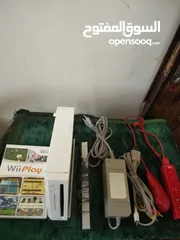  4 وينتيندو وي للبيع مع كامل ملحقاته