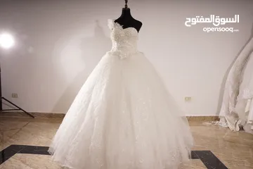  4 بدلات عرايس جديده و شبه جديده للبيع