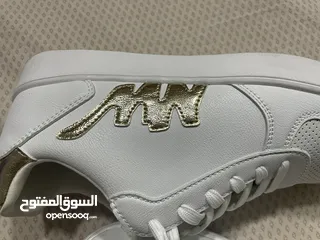  7 بوتين جداد مقاس 39 من ماركة Nine West