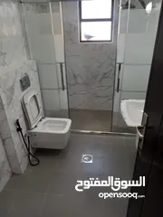  22 شقة فاخرة مع روف فاخر للبيع بسعر مغري