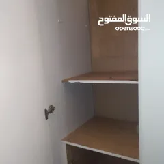  5 خزانه اربع ضرفات خشب لاتيه ولا شخط فيها ممتازه للبيع