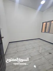  4 شقة جديدة للايجار منطقة حي صنعاء