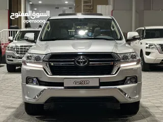  4 Land Cruiser GXR V8