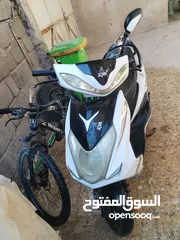  2 دراجة سكنس صيني واكفه السعر  100 الف عراقي