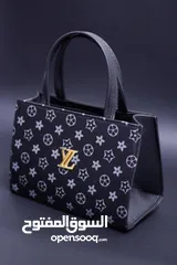  8 ماركت مايكل كورس.LV.شانيل