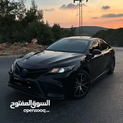  2 تويوتا كامري 2021 SE SPORT BLACK EDITION كلين تايتل فحص كامل مالك أول من الزيرو بحالة وكاله