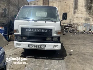  1 قلاب ديهاتسو نظيف