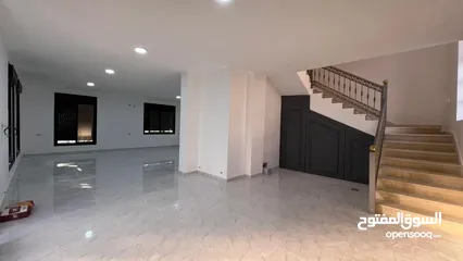  7 فيلا للبيع