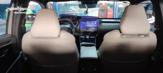  18 - Toyota bZ4X 2023  كهربائية بالكامل  فئة Long Range Pro  دفع أمامي