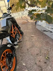  2 KTM 390 DUKE