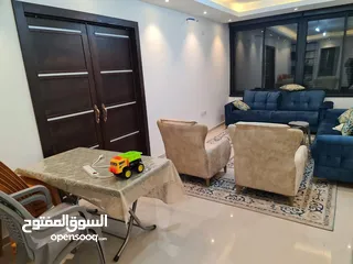  23 شقة مفروشة بحالة ممتازة تشطيب شخصي