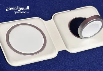  1 Apple MagSafe Duo