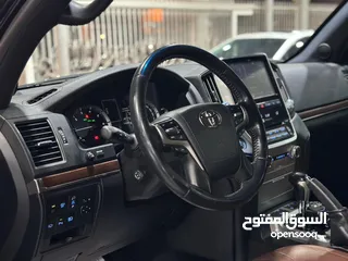  12 Land Cruiser VXS Black Edition