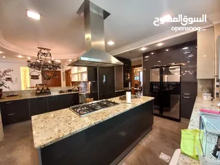  5 شقة مفروشة للإيجار 340م2 ( Property 18197 )-175107180