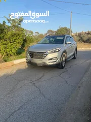  4 توسان2016 بنزين 2000سيسي