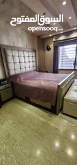  2 غرفة نوم خشب زان مع جلد وفرشة الريم الطبية 2م×2م و كمودينات اثنان مع تواليت تسريحة