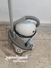  4 مكنسة كهربائية كراون 1000w مستعمل استعمال بسيط للبيع بسعر رخيص وسبب البيع السفر