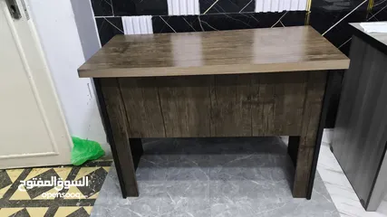  7 زاويتك بتحكي عنك! مكتب خشب لامينيت أنيق + كرسي شبك مريح 100×50 سم –