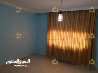  13 شقة فارغة - الجاردنز - 3نوم - 186م