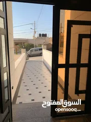  1 شقة طابق ثاني طابقية \ البتراوي الجنوبي \بالقرب من بوليوود كافيه