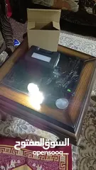  3 كشافات طاقه شمسيه ووصلة خلويات بينشحن ع الكهرباء والطاقه الشمسيه ضوء