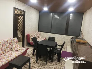  16 شقة طابق ارضي سوبر ديلكوس كما يوجد غرف مفروشة لطلاب الطب قرب مستشفى السلط الجديد