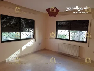  6 شقة فارغة - الجاردنز - 3نوم - 186م