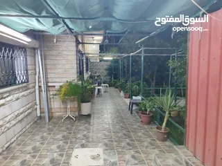  11 منزل للبيع موقع مميز و اطلاله مميزه و محدث بالكامل
