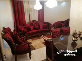  1 شقة جنوبية غربية للبيع شبه جديدة في شارع رطب قلبك