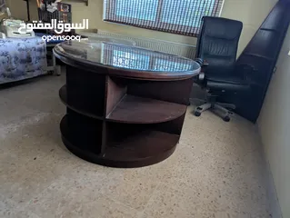  17 اثاث كنب ومكاتب بحاله جيده خشب وحديد