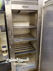  19 عدة مطعم متنوعة بحالة ممتازة للبيع المستعجل