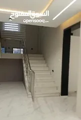  5 فرصه ذهبيه لامتلاك فيلا حجر ثلاث طوابق  كل طابق 200م2