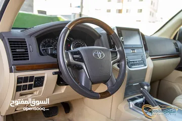  4 Toyota Land Cruiser 2016 GX-R   السيارة وارد الشركة و قطعت مسافة 116,000 كم فقط   اللون : ابيض
